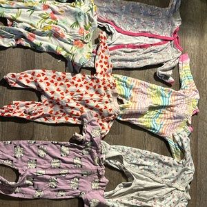 0-3 months to 6-9 months 6 for 15$ I got some more I’m selling in a 6 pack